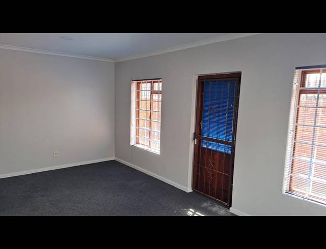 BUSINESS PROPERTY TO RENT IN NEWTON PARK